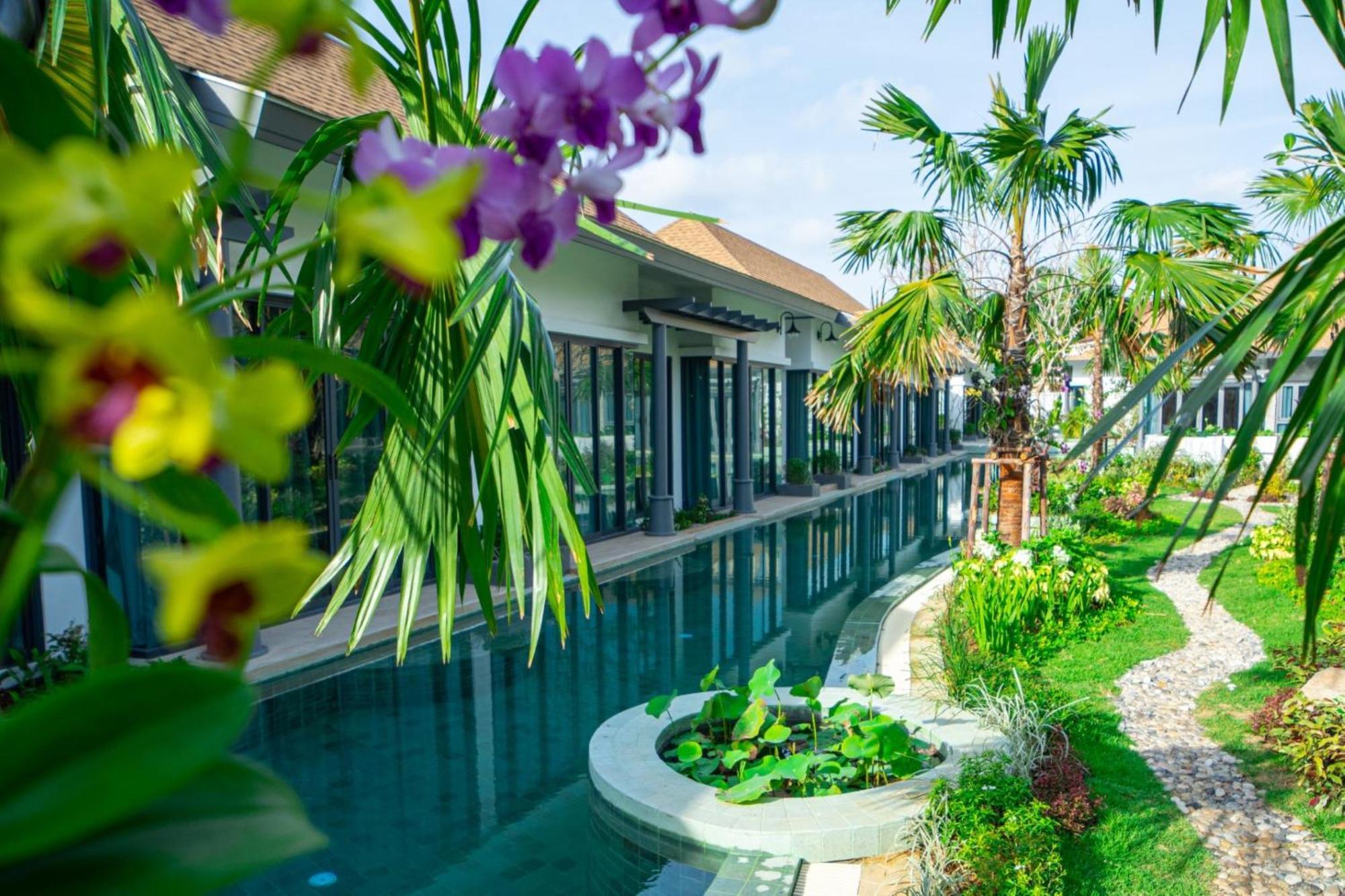 Tajh Pool Villas ฉลอง ภายนอก รูปภาพ